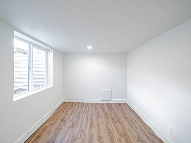 303 W 20th St — Photo 5