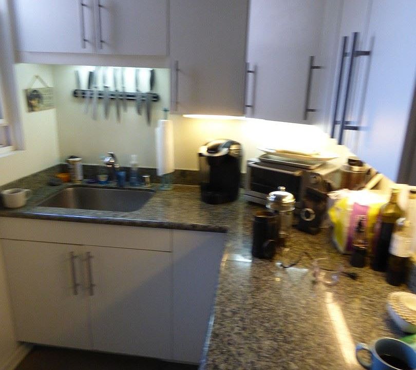 1st image of 260 Carl St APT 3