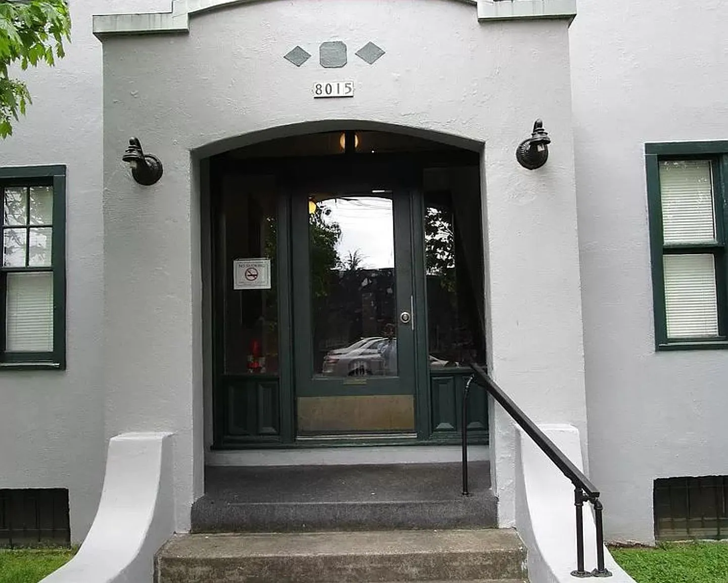 Virginia Apartments — Photo 1