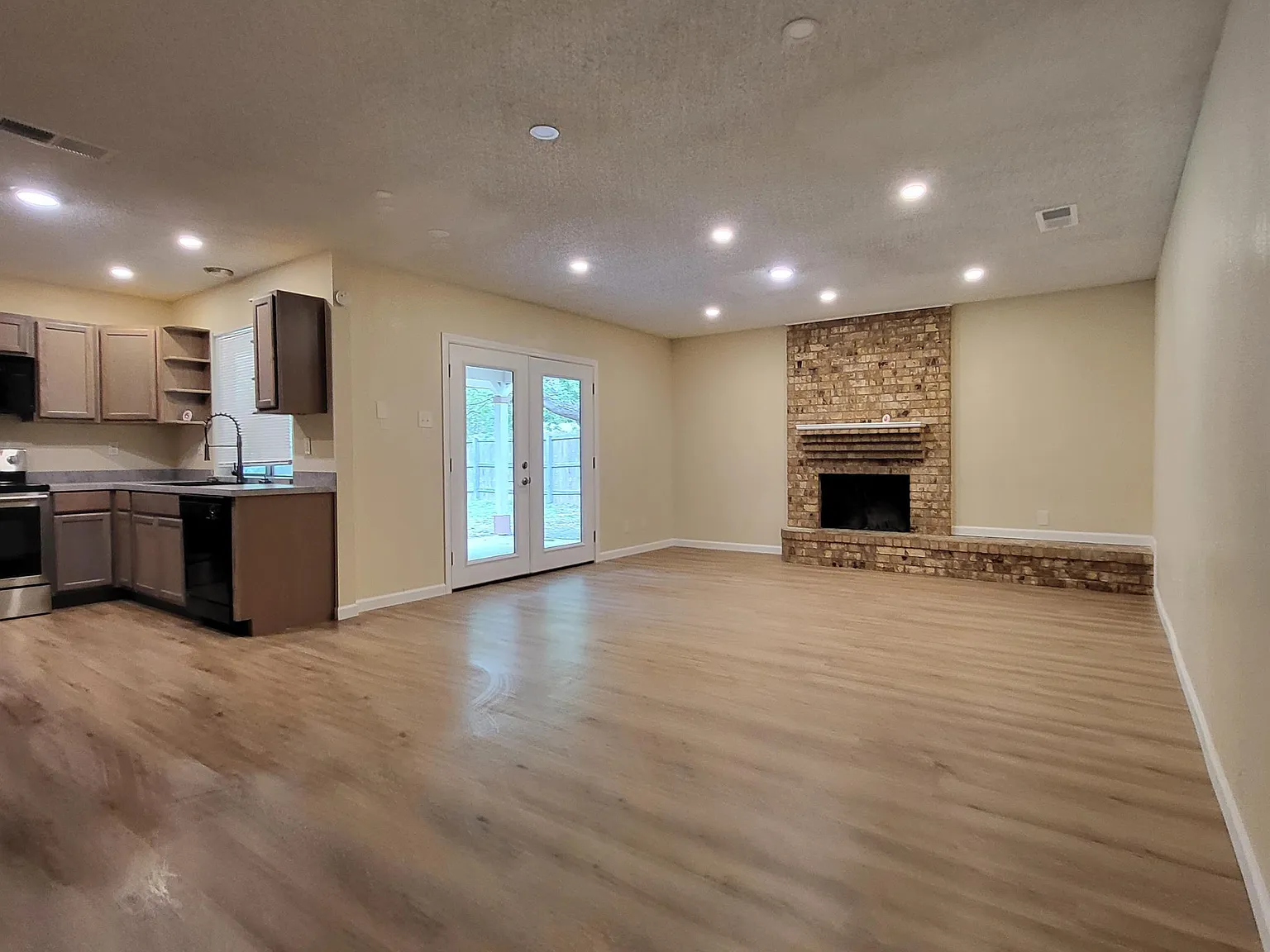 208 Margarita Drive - . — Photo 3