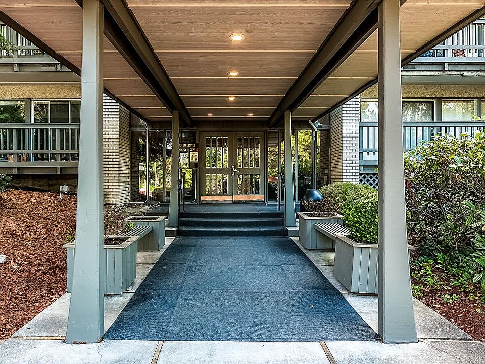 Lobby Entrance