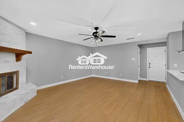 5306 Vincennes Ct — Photo 7