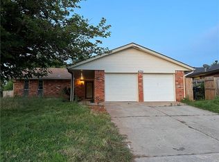8732 Rambling Rd, Oklahoma City, OK 73132
