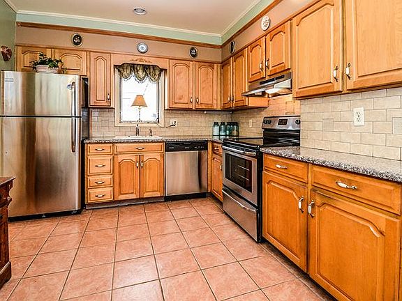 5th image of 6324 N Fairhill St