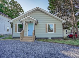 911 E Davis Ave, Gastonia, NC 28054