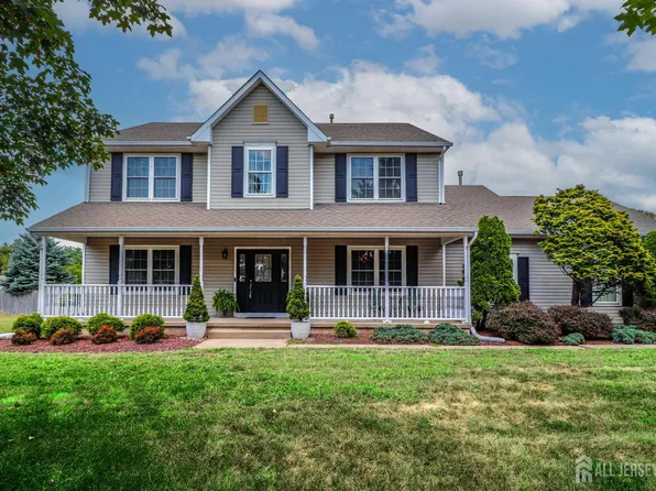 12 Zeller Dr, Somerset, NJ 08873