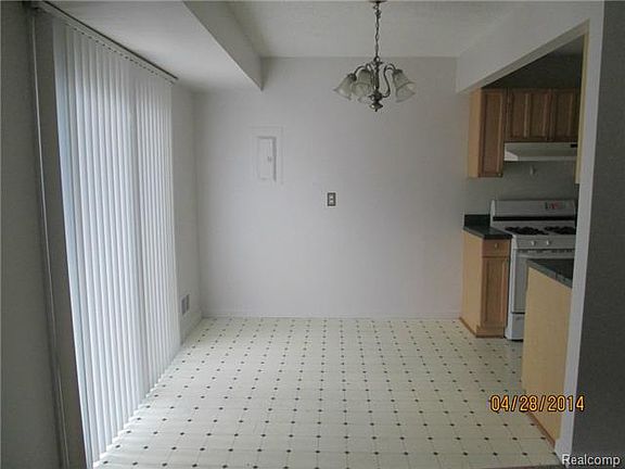 3rd image of 41252 N Woodbury Green Dr