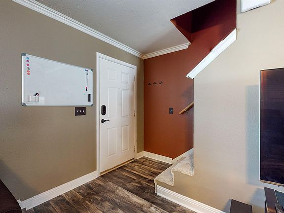 4th image of 3038 London View Dr
