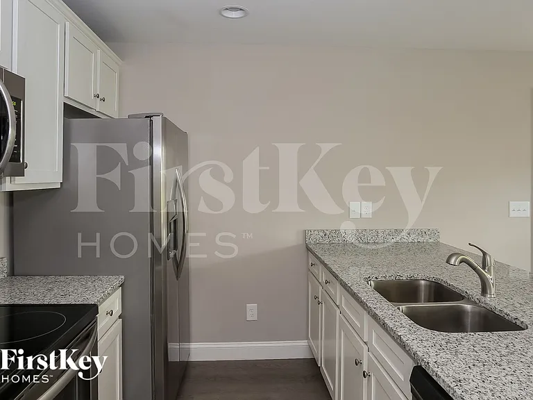 337 Pecan Ct SW — Photo 6
