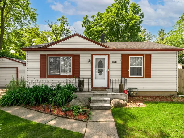 38442 N Wilson Ave, Beach Park, IL 60087