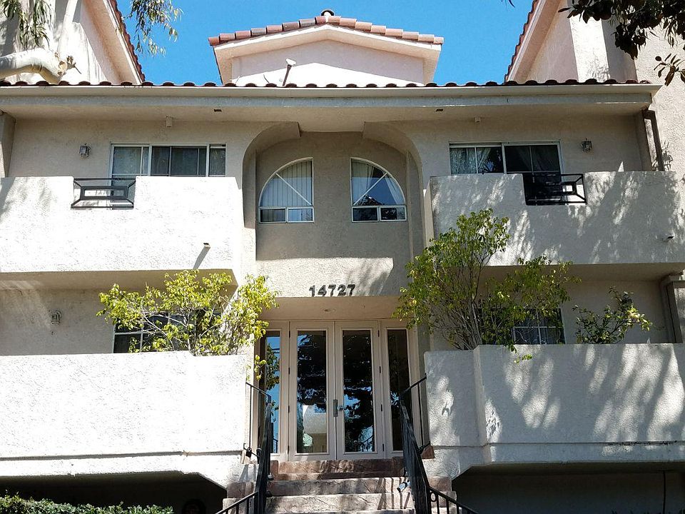 Exterior of Building and main entrance