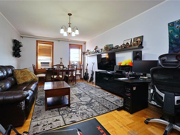 4th image of 763 Ocean Pkwy APT 6J