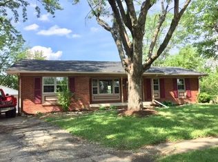 17 Kiefer Ct, Beech Grove, IN 46107