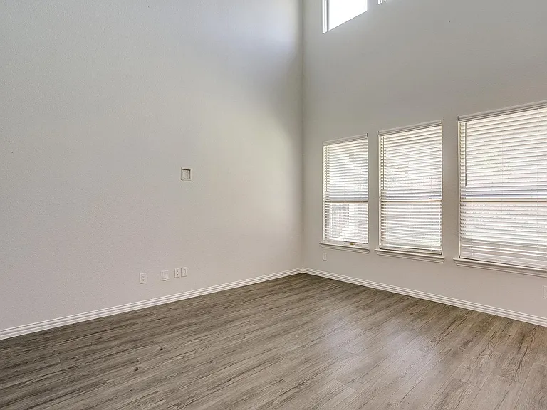 449 Windy Knoll Rd — Photo 3