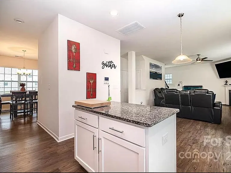 9807 Oak Barrel Ln — Photo 6