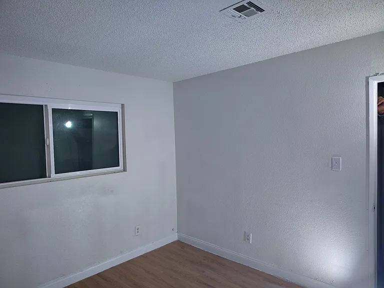 2517 Cedar Ave #3 — Photo 3