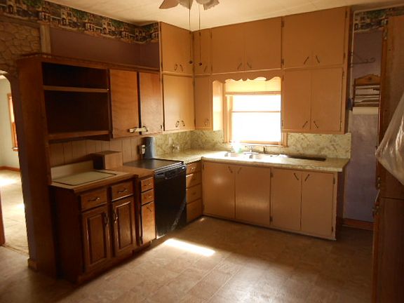 4th image of 266 W 10th St