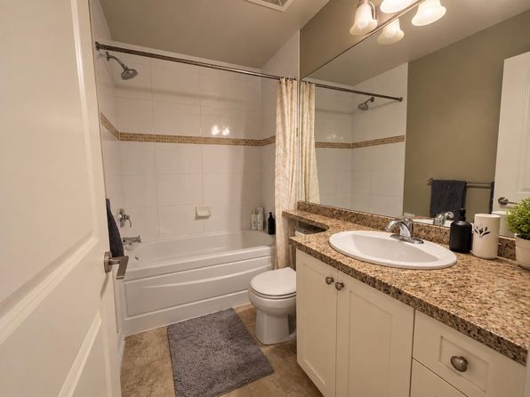 4 bedroom rental in Surrey — photo 9