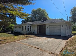 6530 Corduroy Rd, Oregon, OH 43616