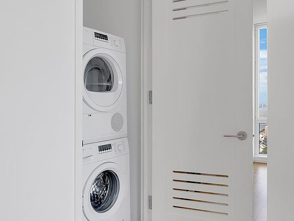 4th image of 605 W 42nd St APT 58F