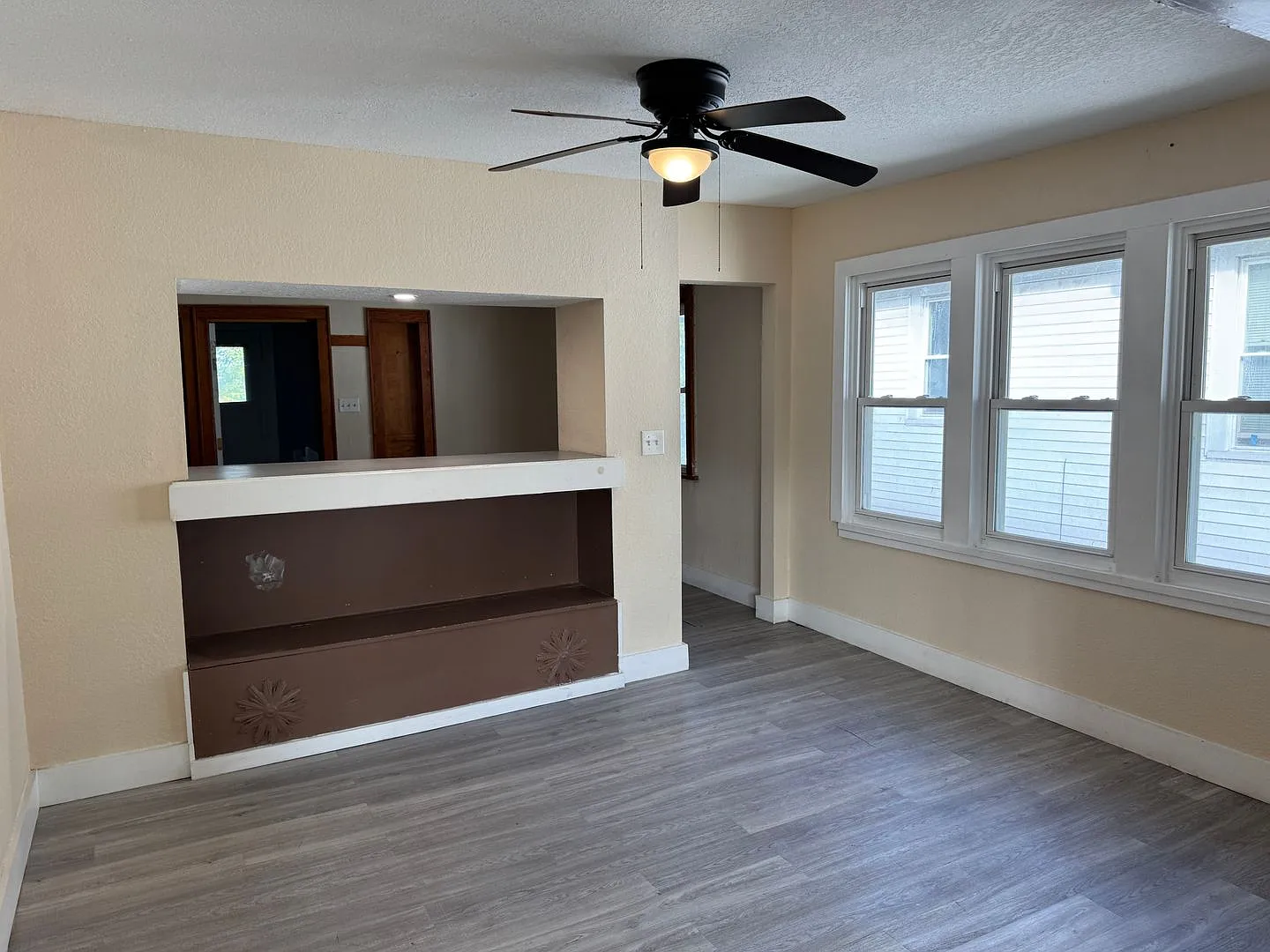 Move-in Ready - Newly Renovated 2-Bedroom, 1-Bathroom Duplex! 250 move-in credit offered through ... — Photo 4