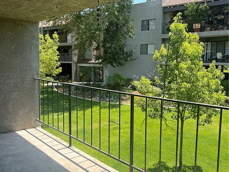 234 E Fern Ave #106 — Photo 20