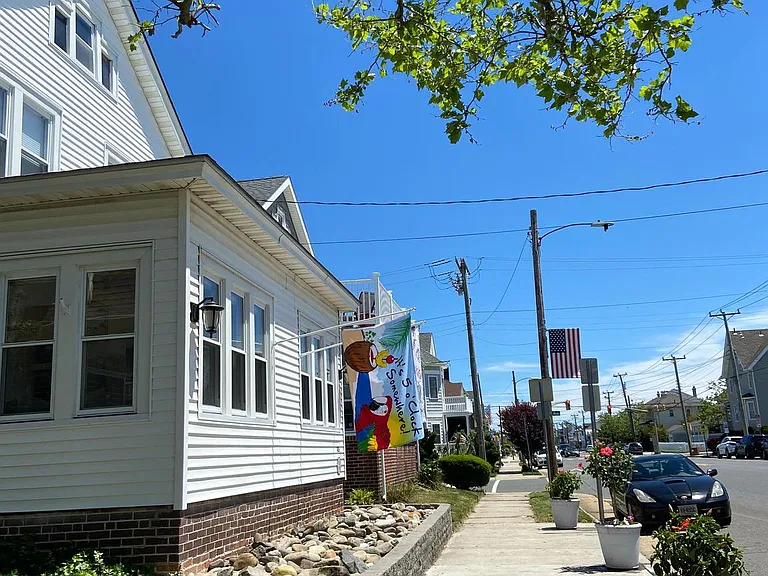 7103 Ventnor Ave — Photo 2