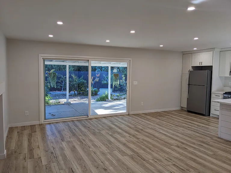 7193 Romford Ct — Photo 10