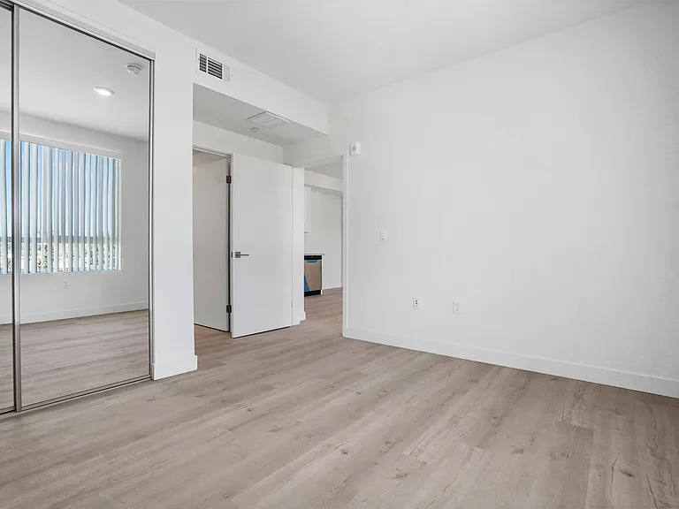 8802 Van Nuys Blvd — Photo 9