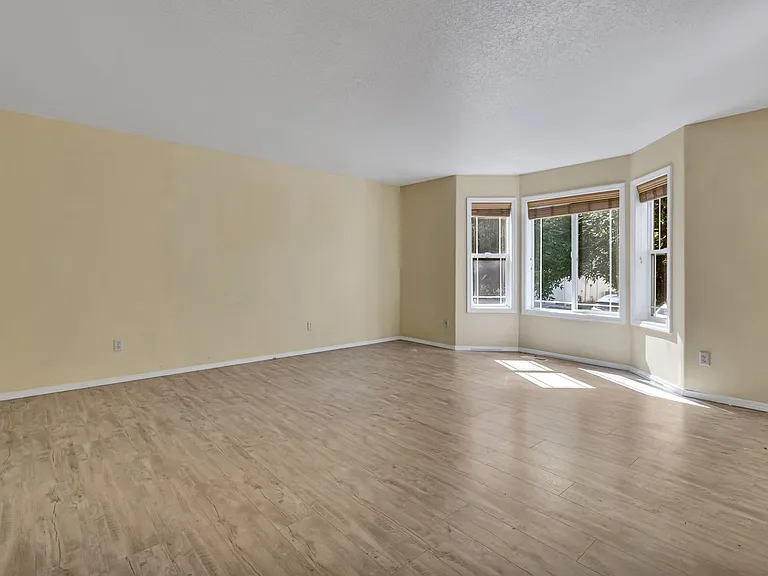 8436 14th Ave SE — Photo 5