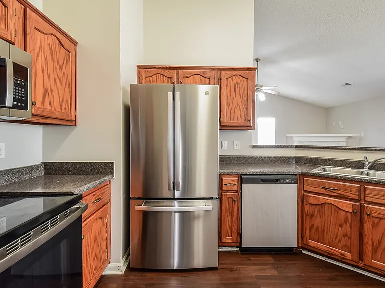 1708 Cherry Creek Dr — Photo 9