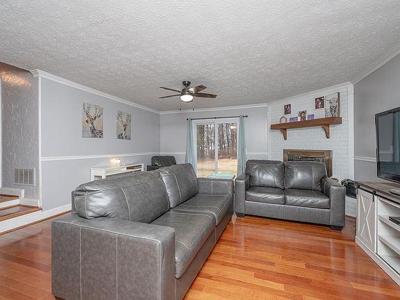 5th image of 314 Berea Forest Cir