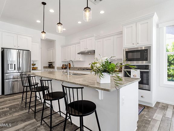 3rd image of 4442 E FAIRBROOK Street
