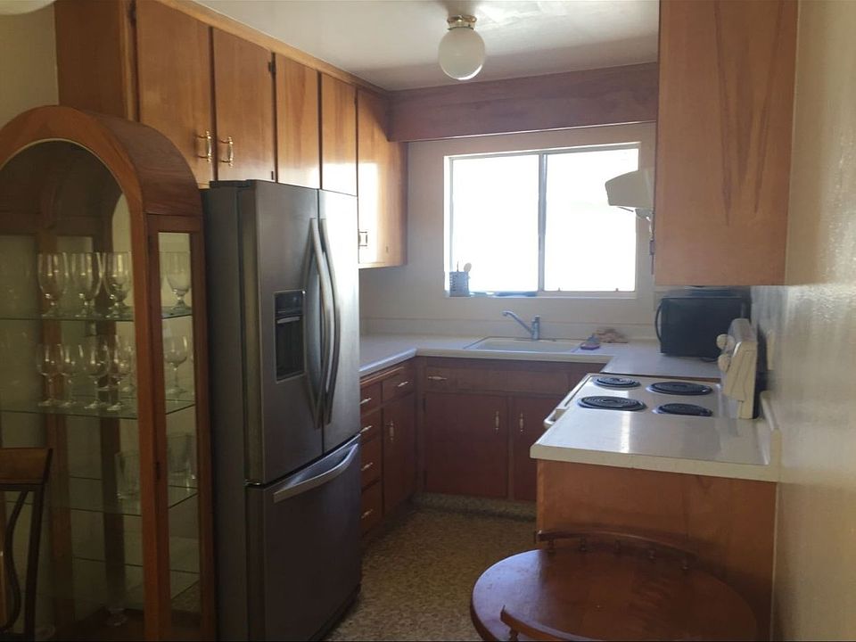 2nd image of 841 Madison St #2