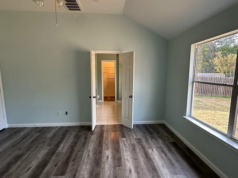 775 Goldenrod St — Photo 9