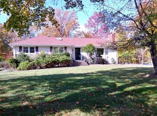 26 Blackstone Dr, Livingston, NJ 07039
