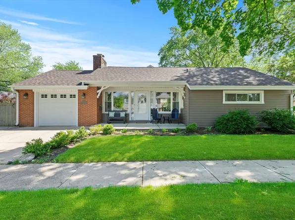 3 E Grove St, Arlington Heights, IL 60005