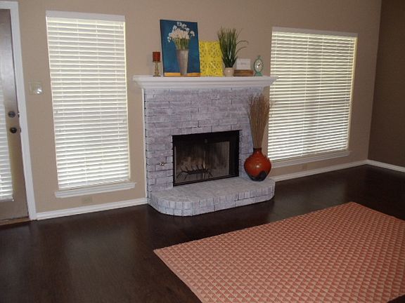 3rd image of 1035 Roundrock Dr