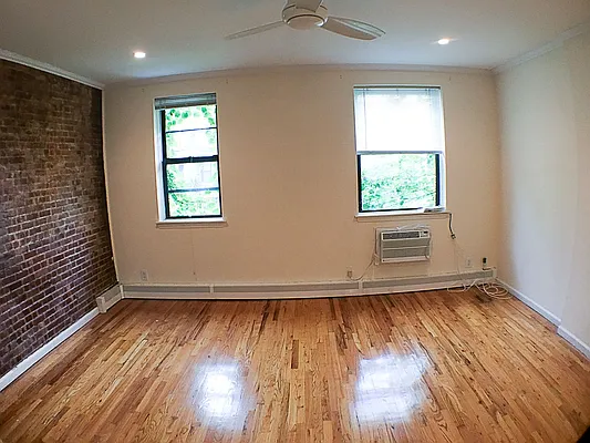 Rented by Francine Realty | media 4