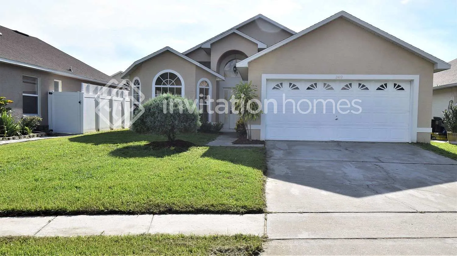 2419 Braemar Dr Kissimmee, FL 34743 — Photo 1