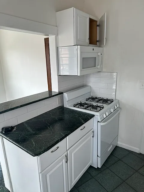 1 bed, 850 sqft, $1,675 — Photo 3