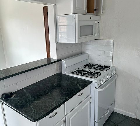 3rd image of 647 Anderson Ave #G