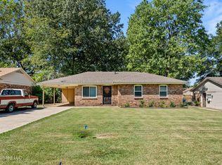 6795 Pinehurst Rd, Horn Lake, MS 38637
