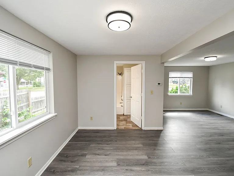 1115 N Duluth Ave — Photo 11