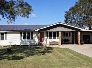 390 Moreau Rd, Arnaudville, LA 70512