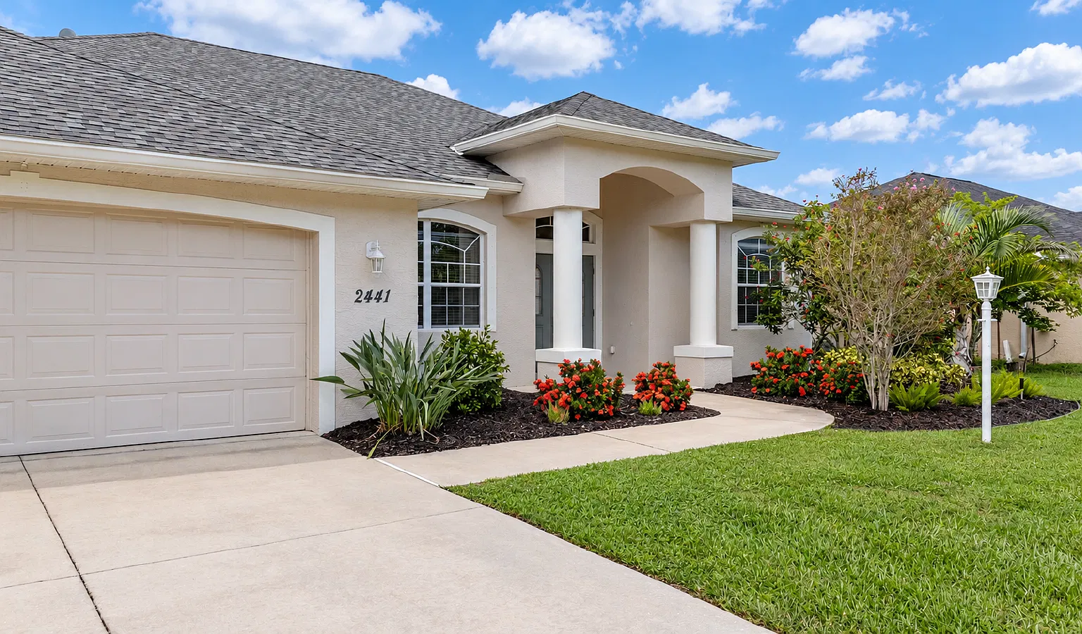 4 bed, 2.0 bath, 1963 sqft, $2,295 — Photo 4
