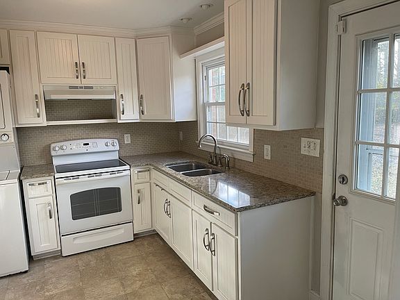 3rd image of 315 Cassina Rd