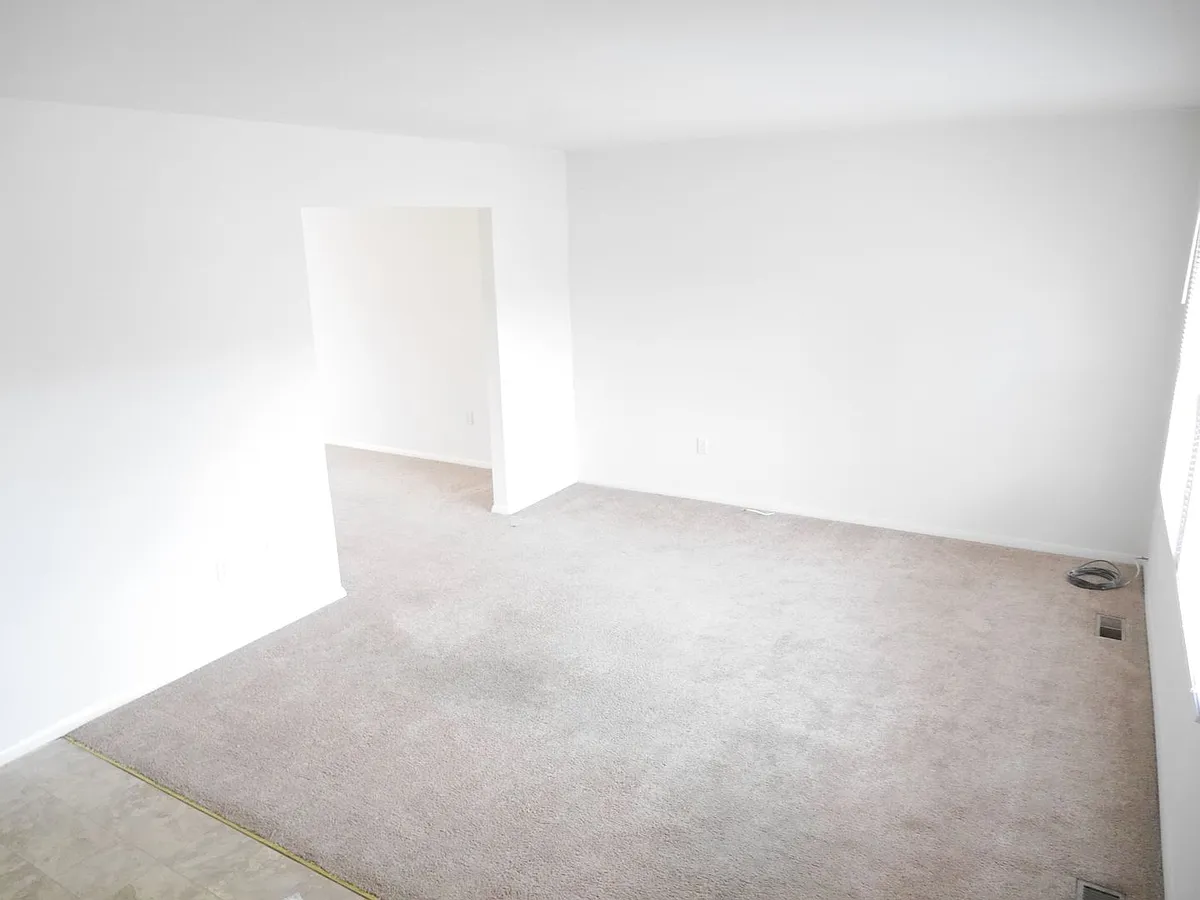 Building Photo - 1732 Farmington Ct