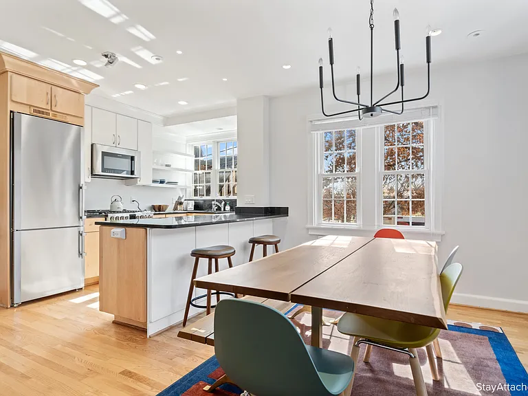 4464 Greenwich Pkwy NW — Photo 8