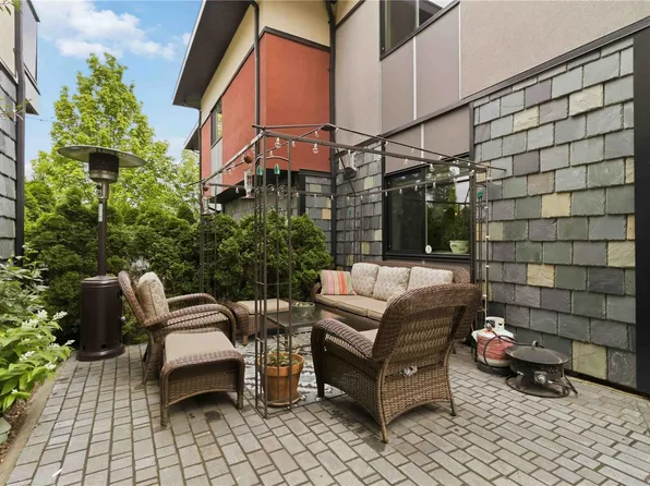 2321 Island View Rd #5, Central Saanich, BC V8Z 0C9